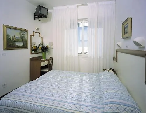 Hotel Bolivar 3*